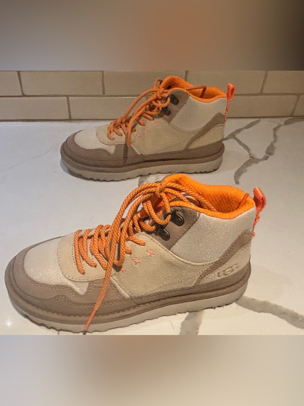 UGG Highland Hi Heritage sneakers sand colorway tan suede mesh upper size 8